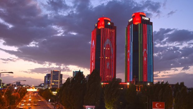 Ankaradakı əkiz qüllələr Azərbaycan bayrağına büründü - FOTO