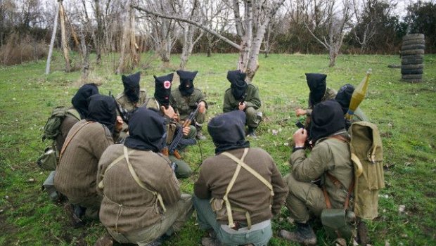 Ermənistanda müharibə çağırışları - VOMA yeni terroristlər TOPLAYIR