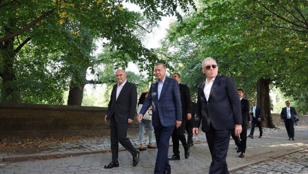 Ərdoğan Nyu-Yorkda Mərkəzi Parkda gəzdi, sakinlərlə söhbət etdi - FOTO/VİDEO