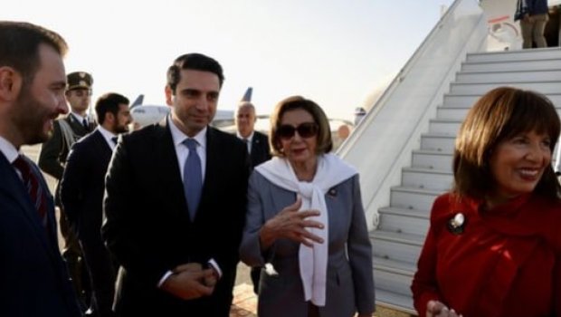 Pelosi Ermənistanı tərk etdi