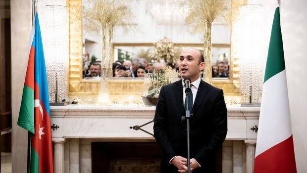 İtaliyadakı səfirimiz erməni deputatı yerində oturtdu