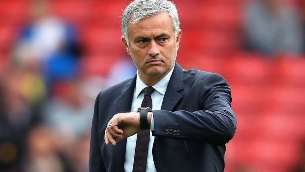 Mourinyo təhqirə görə cəzalandırıldı