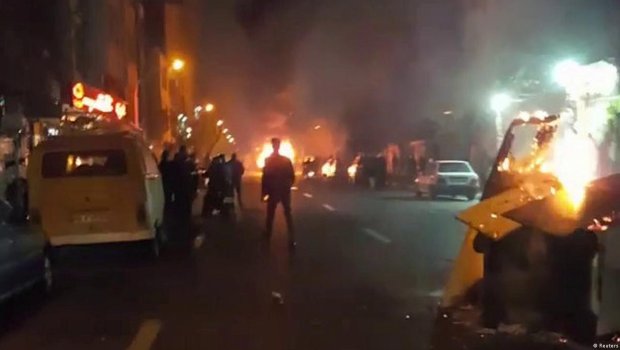 “Yaşasın özgür türk qadını” – İranda etirazçılardan ŞÜAR - VİDEO 