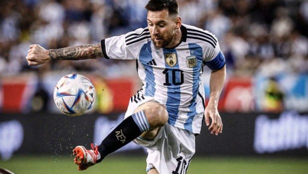 Messi Argentina millisində dubla imza atdı - VİDEO