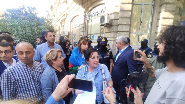 İranın Azərbaycandakı səfirliyinin qarşısında aksiya keçirildi - FOTO