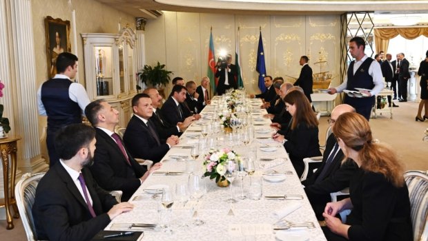 Prezident İlham Əliyevin şərəfinə nahar verildi - YENİLƏNİB - FOTO