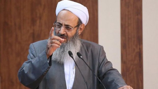 İranlı din xadimi: “Snayperlər ibadət edənlərin ürəyinə və başlarına atəş açıblar”