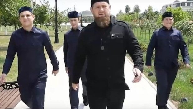Kadırov 3 oğlunu Ukraynaya müharibəyə göndərir - VİDEO