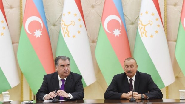 İlham Əliyev Tacikistan prezidentini təbrik etdi