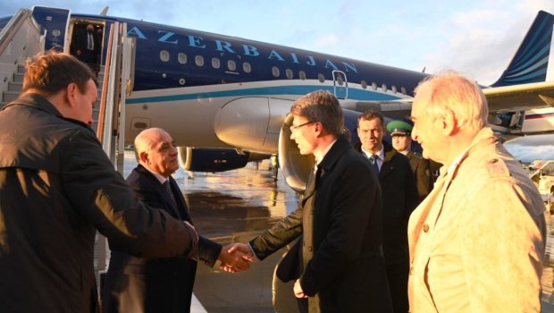 Baş nazir Rusiyaya GEDİB  