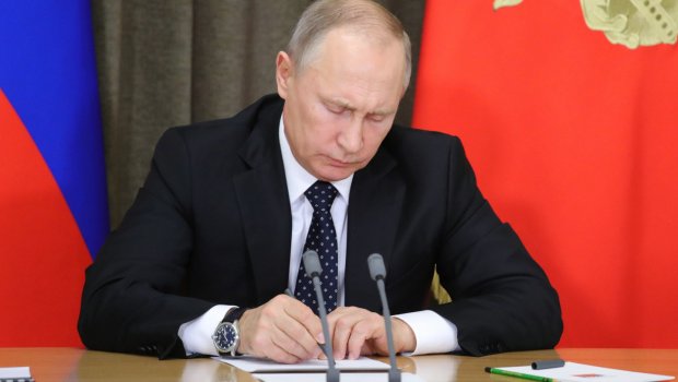Putin Zaporojye AES-in Rusiyaya verilməsi haqqında fərman imzaladı