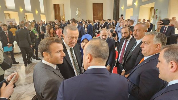 Makron da İlham Əliyev, Ərdoğan və Paşinyanın söhbətinə qoşuldu - FOTO