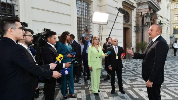 “Biz sülhə yavaş-yavaş yaxınlaşırıq” – İlham Əliyev - FOTO  