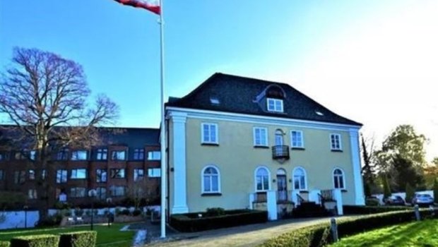İranın Danimarkadakı səfirliyinə bıçaqla HÜCUM OLUNDU  