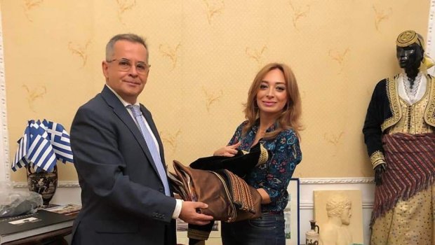 Yunan səfirinin azərbaycanlı xanımı: “Evdə mütləq ehtiyat düşbərə olmalıdır...” – ÖZƏL MÜSAHİBƏ