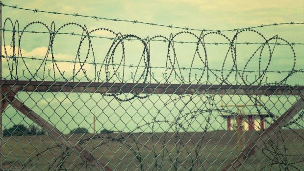 Jurnalistdən Polşa xalqına TÖVSİYƏ: “Elektrik enerjisinin pulunu ödəməmək üçün həbsə gedin”