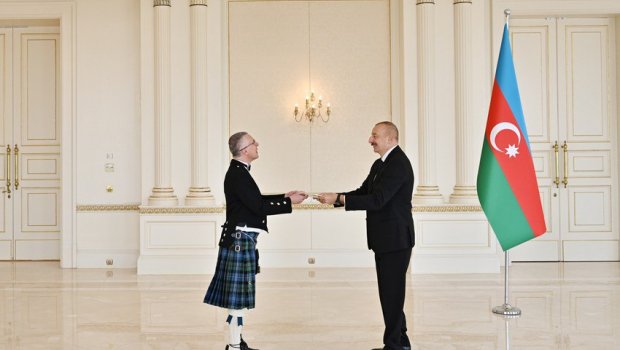 İlham Əliyev Britaniyanın yeni səfirinin etimadnaməsini qəbul edib - FOTO/VİDEO