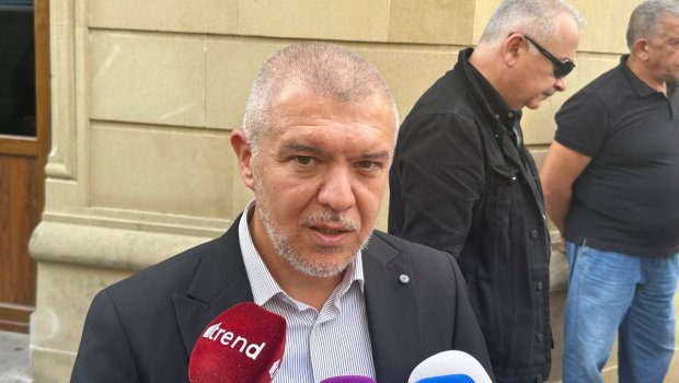 Ruhəngiz Qasımovanın oğlu: “Mahnılarını dinləyəndə ağlayıram”