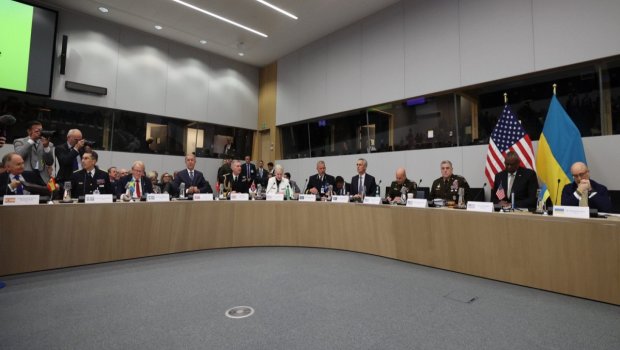 Hulusi Akar NATO iclasında Türkiyənin Ukraynaya dəstəyindən DANIŞIB 
