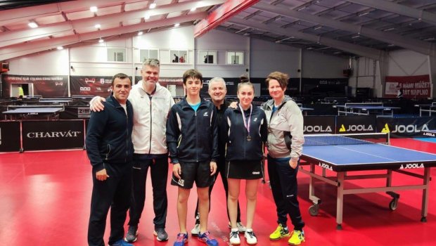 Stolüstü tennisçisimiz Çexiyada gümüş medal QAZANDI - FOTO