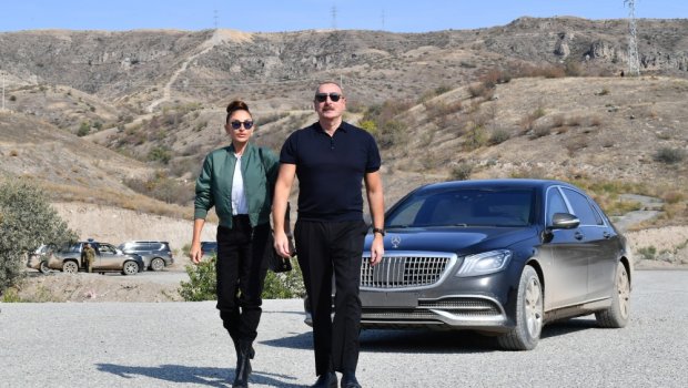 İlham Əliyevə Qubadlı şəhərinin Baş planı təqdim edildi - FOTO