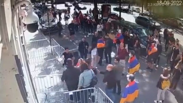 Fransadakı səfirliyimizə hücuma görə SAXLANILAN VAR 