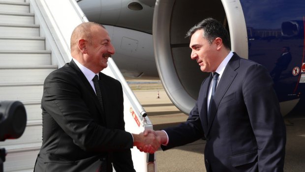 İlham Əliyev Gürcüstana işgüzar səfərə gəldi - FOTO/VİDEO