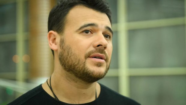 “Səsim kimin xoşuna gəlməsə də Müslüm Maqomayev oxumağımı bəyənirdi” – Emin Ağalarov - VİDEO