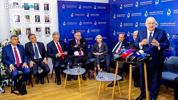 Xarici ölkələrin sabiq prezidentləri BAKIDA - FOTO