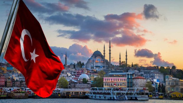 Zəfər Günü münasibətilə İstanbul Azərbaycan bayrağı rənglərində işıqlandırıldı - FOTO 