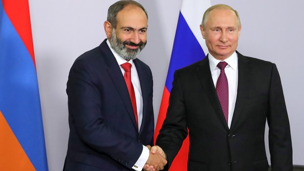 Putin Paşinyanla KTMT-nın iclasını MÜZAKİRƏ EDİB 