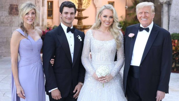 Trampın qızı ƏRƏ GETDİ - FOTO