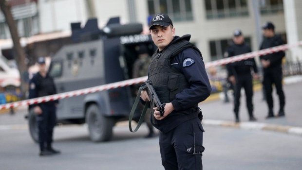 İstanbulda şübhəli şəxs zərərsizləşdirildi