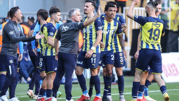 İki futbolçu Türkiyə millisindən kənarlaşdırıldı