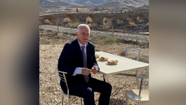 ABŞ Milli Təhlükəsizlik Komitəsinin üzvü XÜDAFƏRİN KÖRPÜSÜNDƏ - FOTO