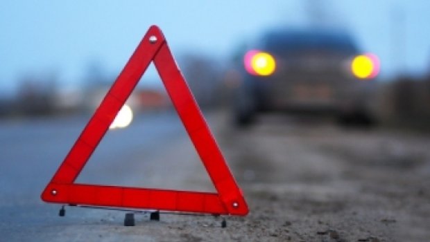 Türkiyədə polisləri daşıyan avtobus qəzaya düşdü – Yaralılar var