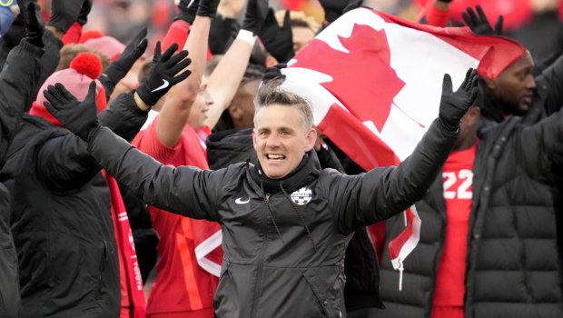 Kanadanın baş məşqçisi tarixə düşdü