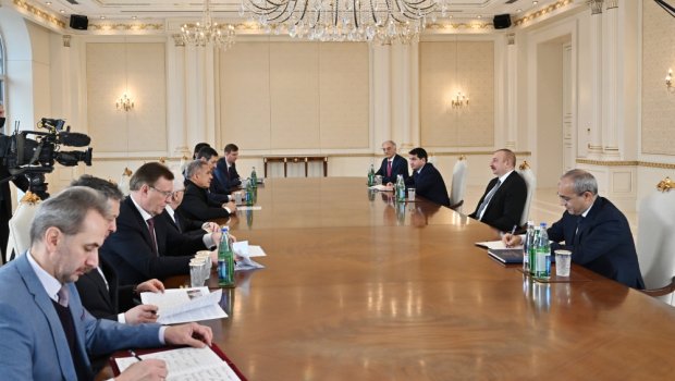 İlham Əliyev Tatarıstan prezidenti ilə görüşdü - VİDEO