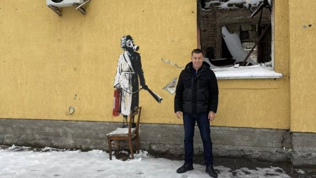 Ukrayna küçələrində əfsanəvi rəssamın əsərləri söküldü – FOTO/VİDEO 