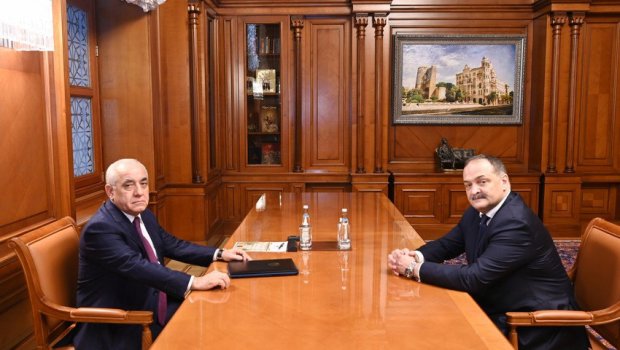 Baş nazir Dağıstan rəhbəri ilə görüşdü – Ölkələrarası əməkdaşlıq MÜZAKİRƏ EDİLDİ 