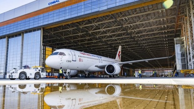 Çində ilk C919 təyyarəsi təqdim olunub
