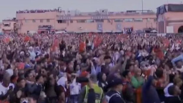 Mərakeşdə futbolçuların qələbəsinə belə sevindilər - VİDEO 