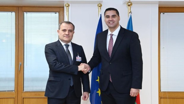 Azərbaycanın XİN başçısı maltalı həmkarı ilə görüşüb