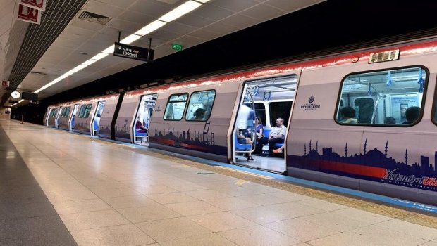 İstanbulda metroda elektrik kəsildi – Sərnişinlər tunellə hərəkət etdilər