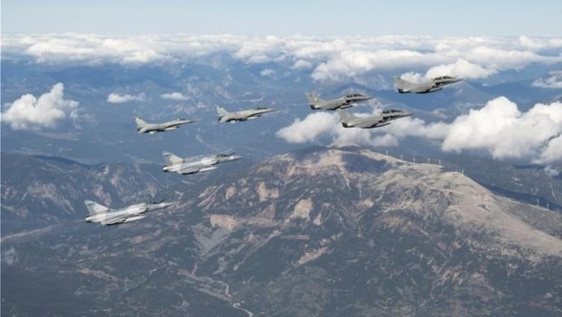 Yunanıstan Türkiyə təyyarələrini ələ keçirməyə CƏHD ETDİ - VİDEO 