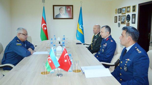 Azərbaycan-Türkiyə hərbi əməkdaşlığı müzakirə olunub - FOTO