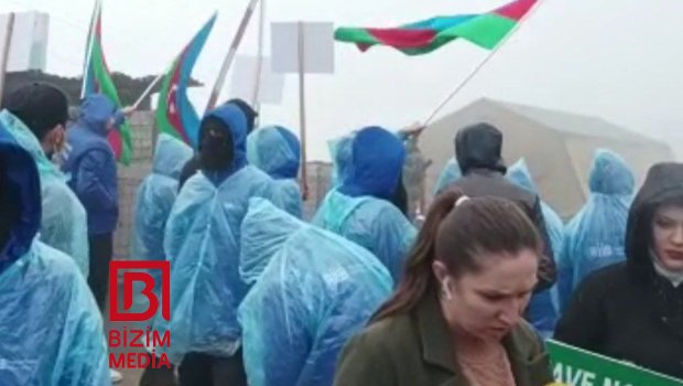 Kəskin hava şəraitinə baxmayaraq Xankəndi-Laçın yolunda aksiya davam edir - FOTO