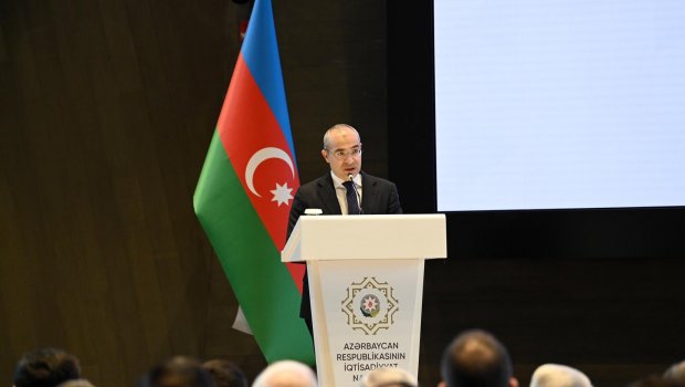 İqtisadiyyat naziri qurumun əməkdaşlarına orden və medallar TƏQDİM ETDİ – FOTO 