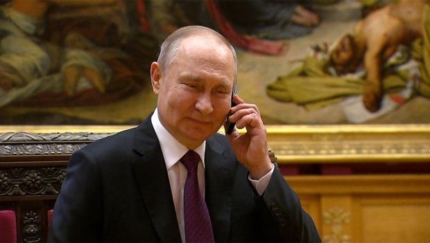 Putin Zaporojyeli qıza zəng etdi: “Bayram hədiyyəsi göndərəcəksən?