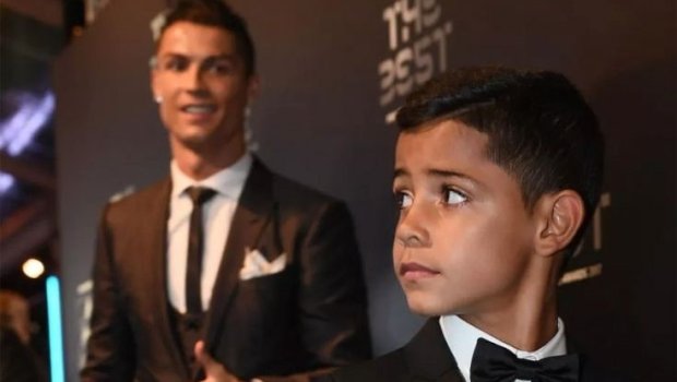 Ronaldo ailəsi ilə Səudiyyə Ərəbistanına gəldi